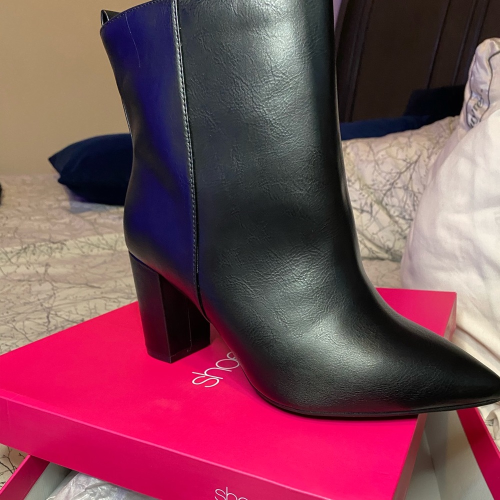 Wide width Boots